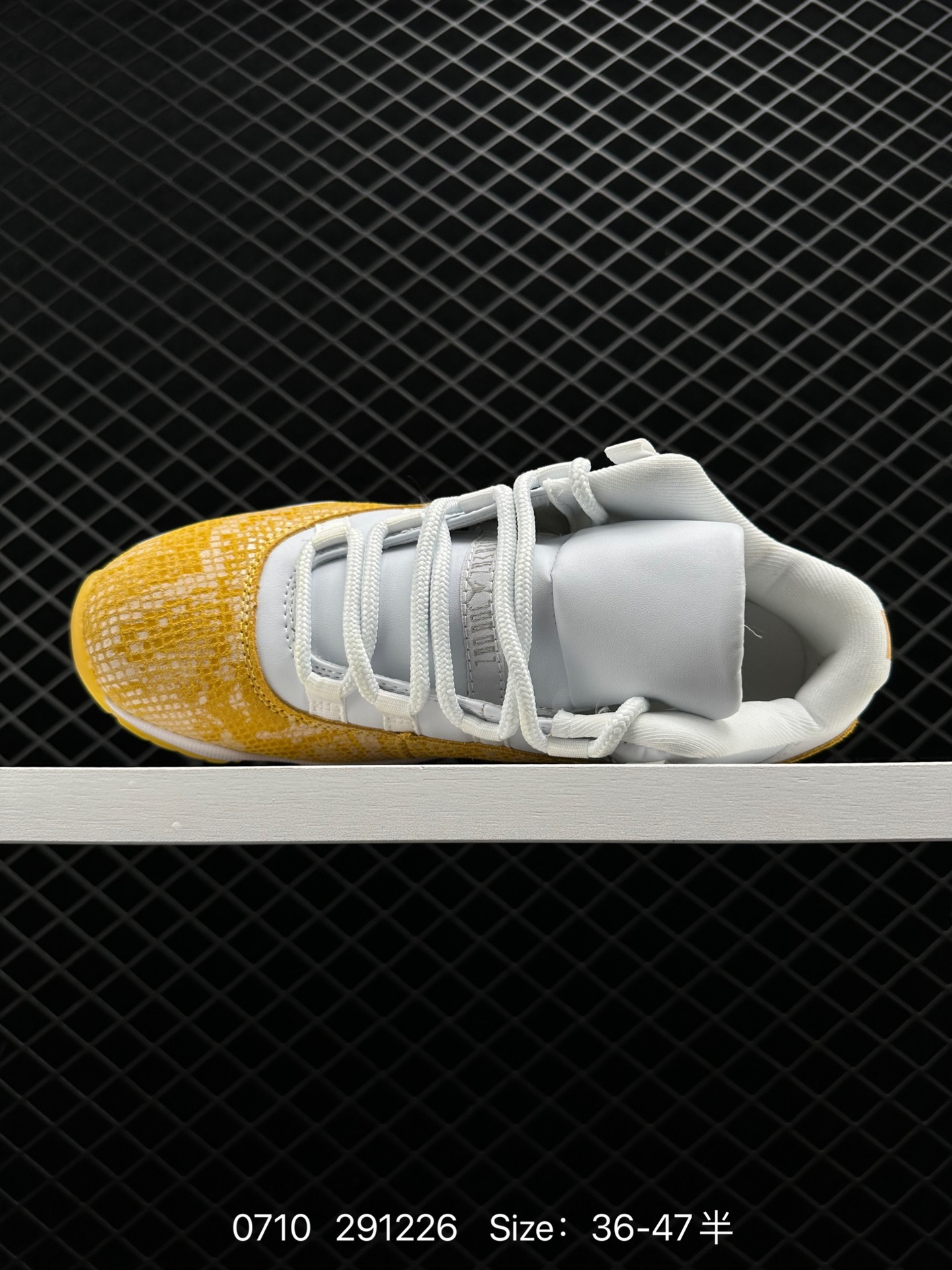 Air Jordan 11 Retro Low